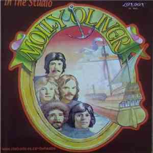 Molly Oliver - In The Studio