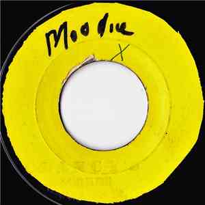 The Dynamites / Larry McDonald & Denzil Laing - Holly Holy (Version) / Ife L'ayo (Version)